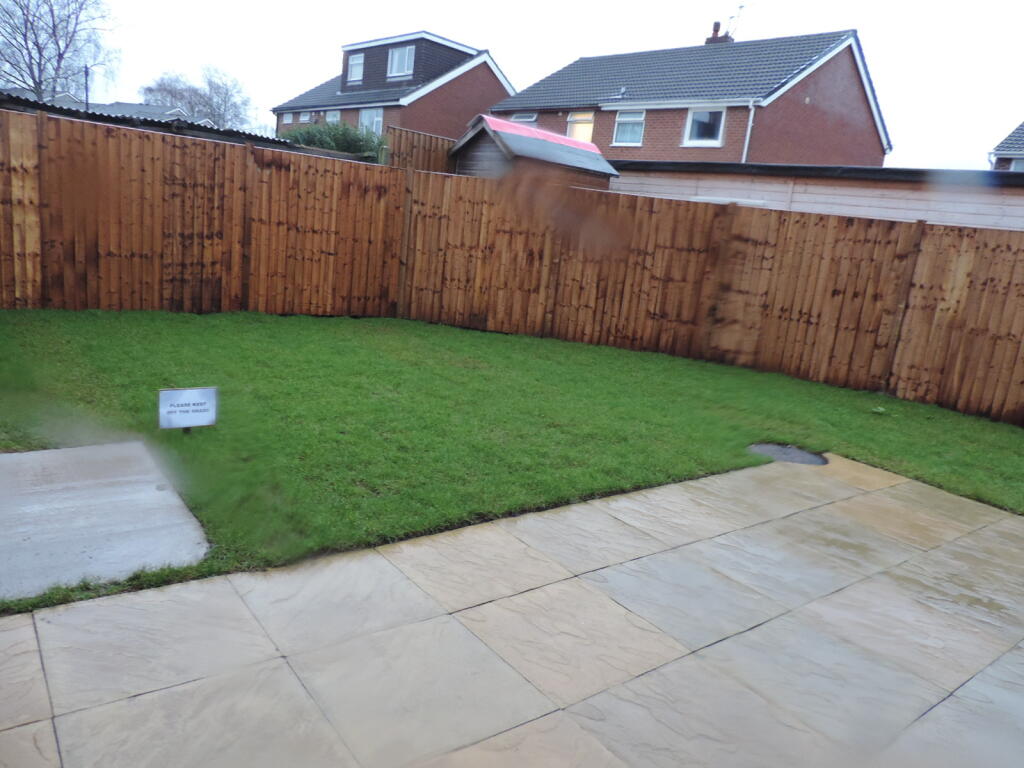 rear enclosed garden