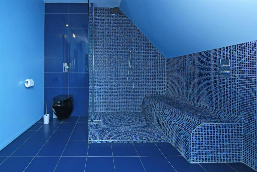 Bedroom Two En-Suite