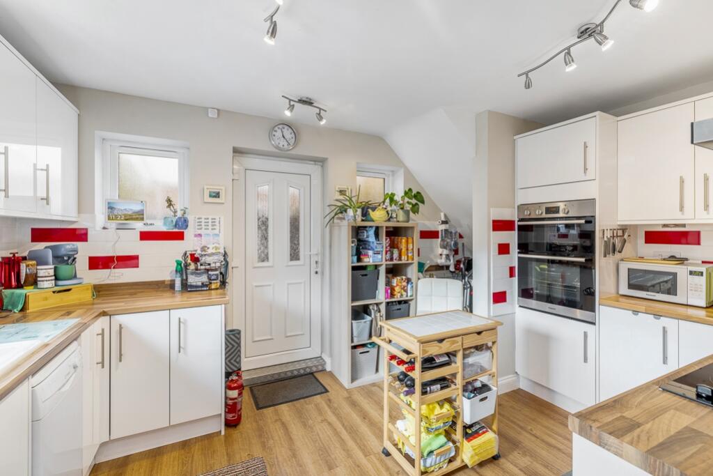 33 Lowgate Avenue (Bicker)-16