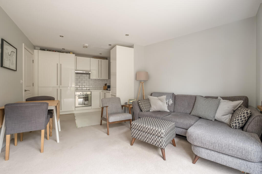 Living room / kitchen