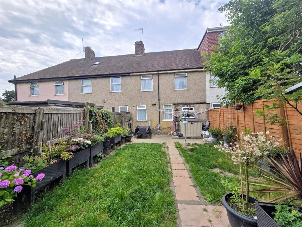 Garden &amp; Rear Aspect