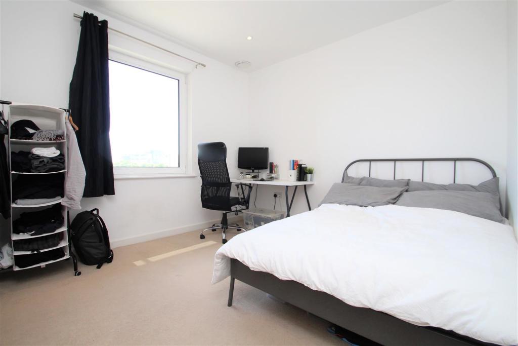 Bedroom 2.JPG