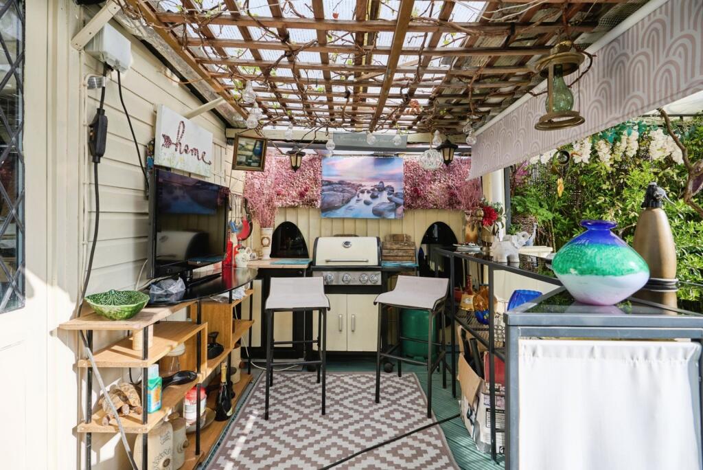Garden Bar
