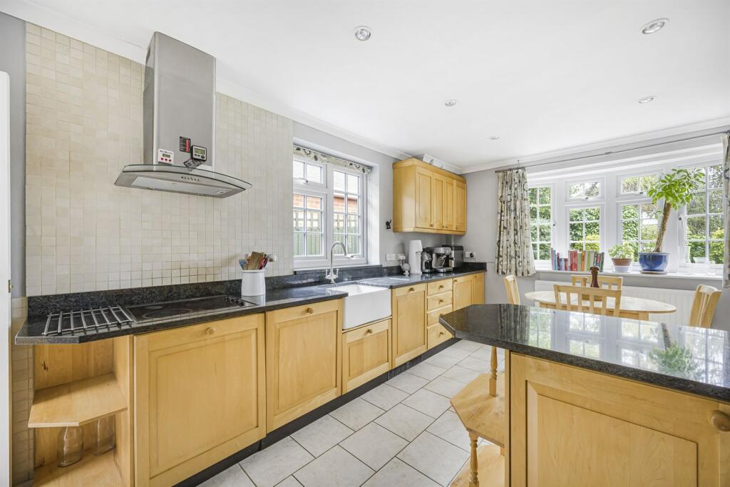 Kitchen/Breakfast Ro