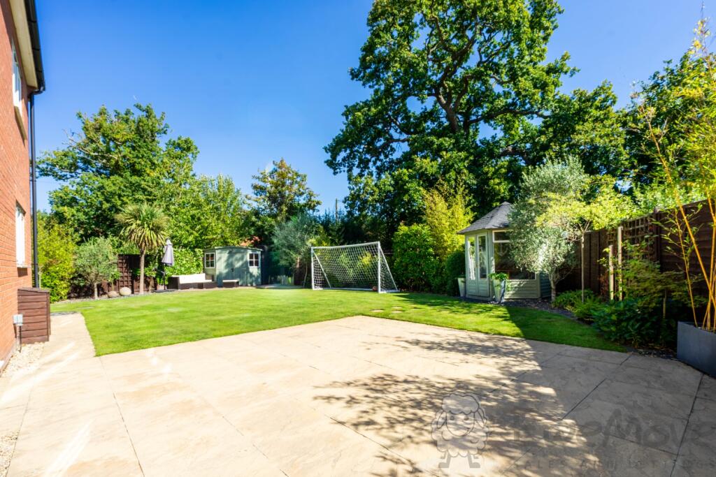Landscaped Non-Overlooked Garden