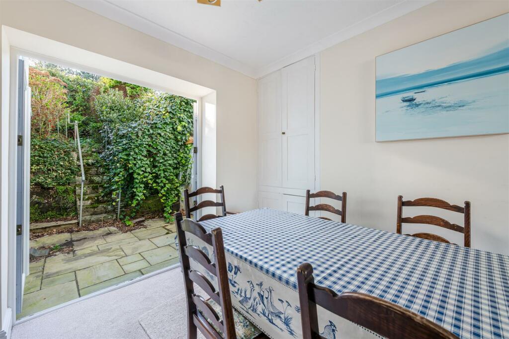 A15 - 9 Sandquay Road Dartmouth - 240226.jpg