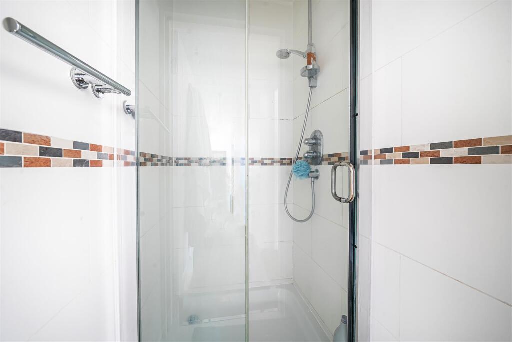 Small Shower Room.jpg