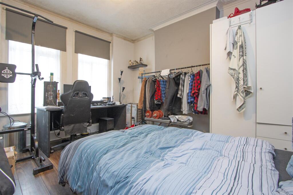 29a Hoyle Road, Tooting bedroom 3.jpg