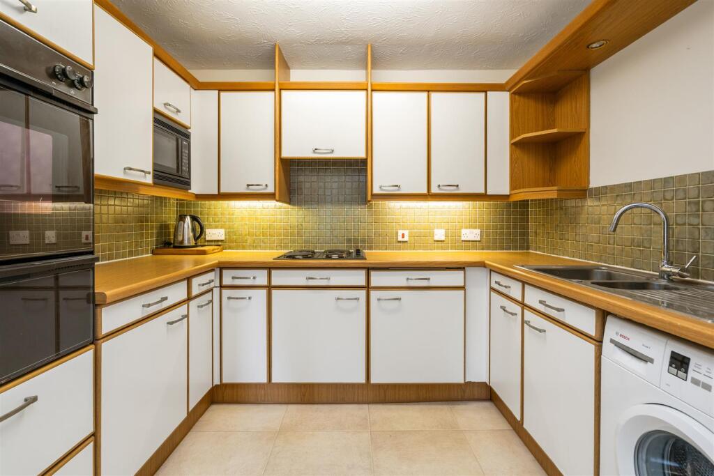 Flat 15, 21 The Cedars_8.jpg