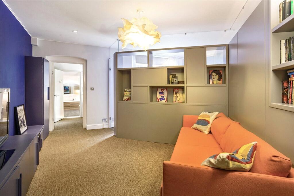'Den'/bedroom 2