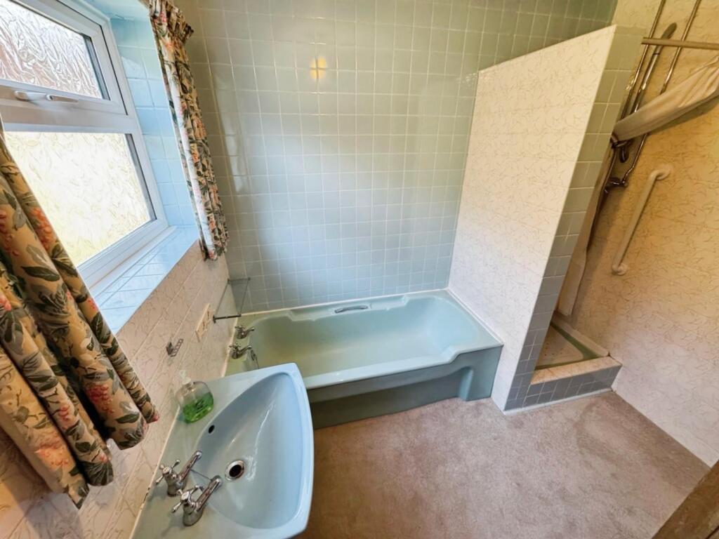 95c66824-Bathroom.jpg