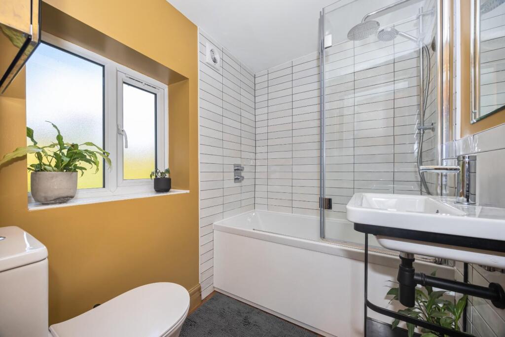 bathroom (1).jpg
