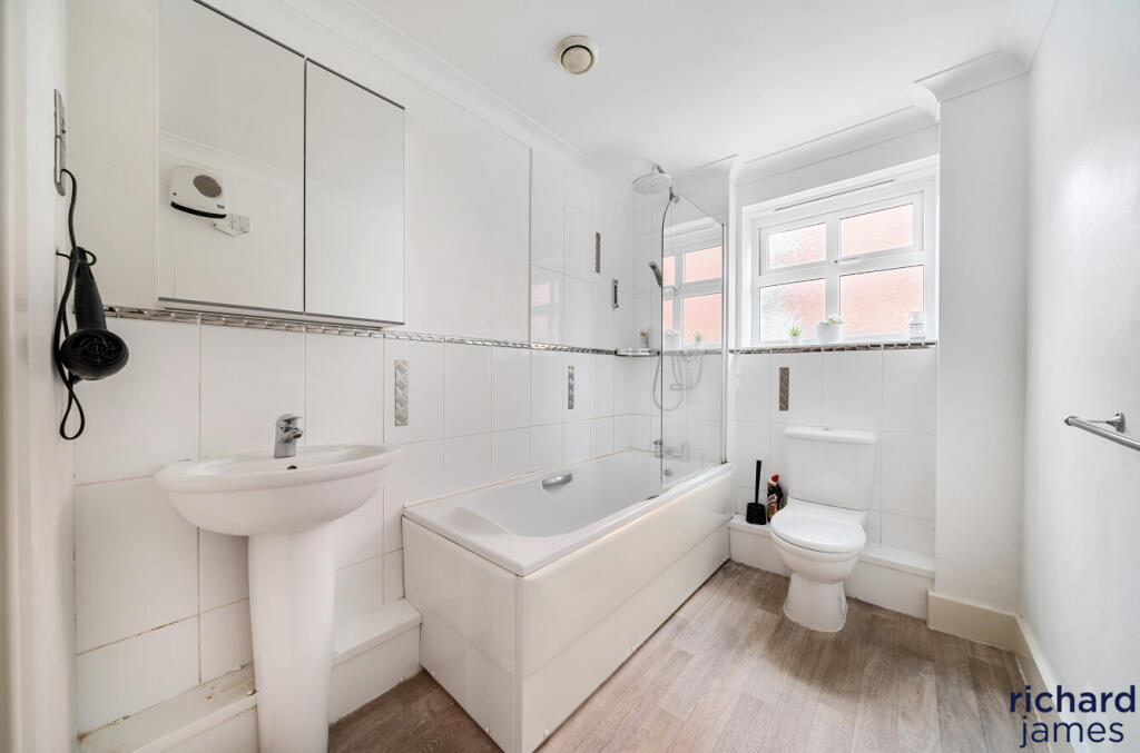 bdd0fedbd6ca452780e3a28c2cc717c1