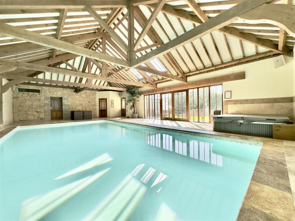 SWIMMING POOL.jpeg