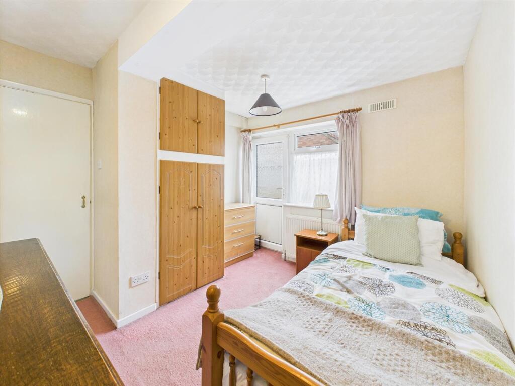Bedroom: