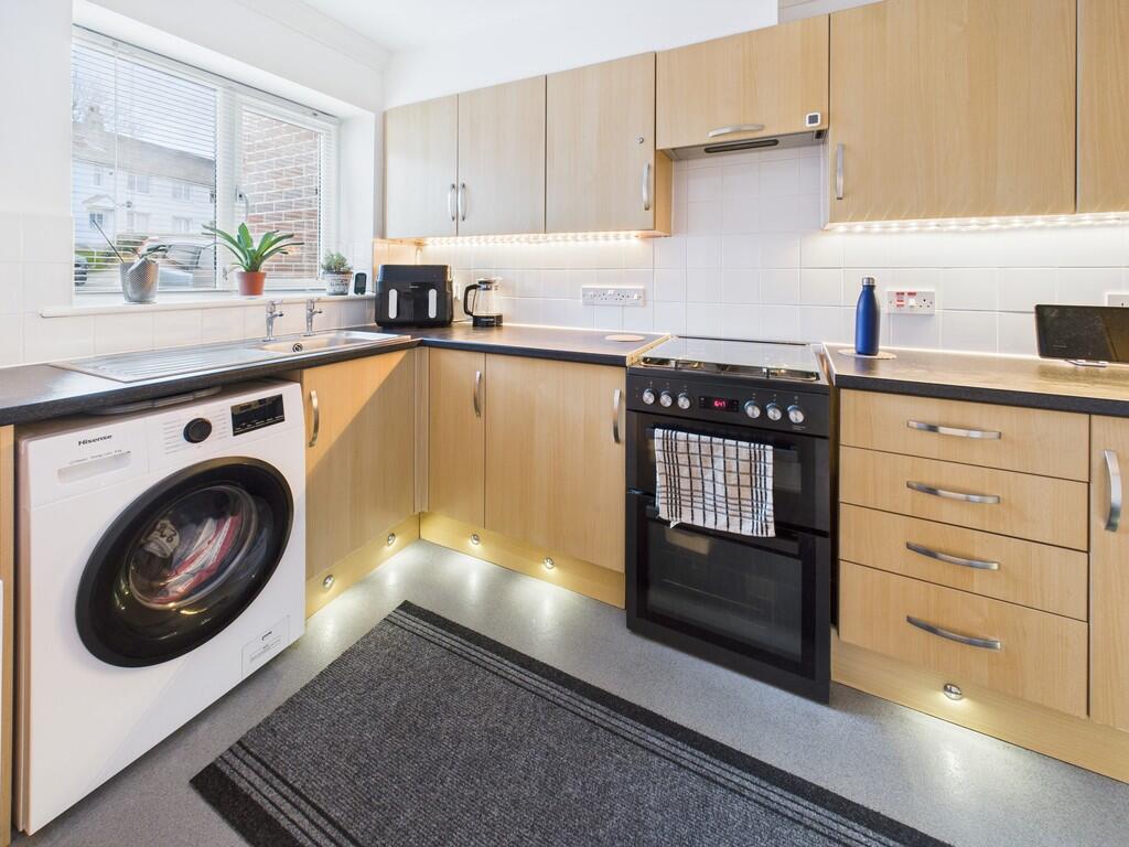 CAM02089G0-PR0428...