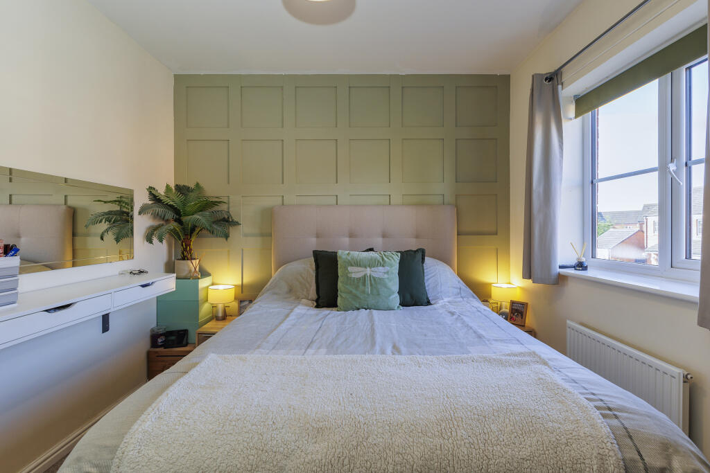 83 Garston cresent-19