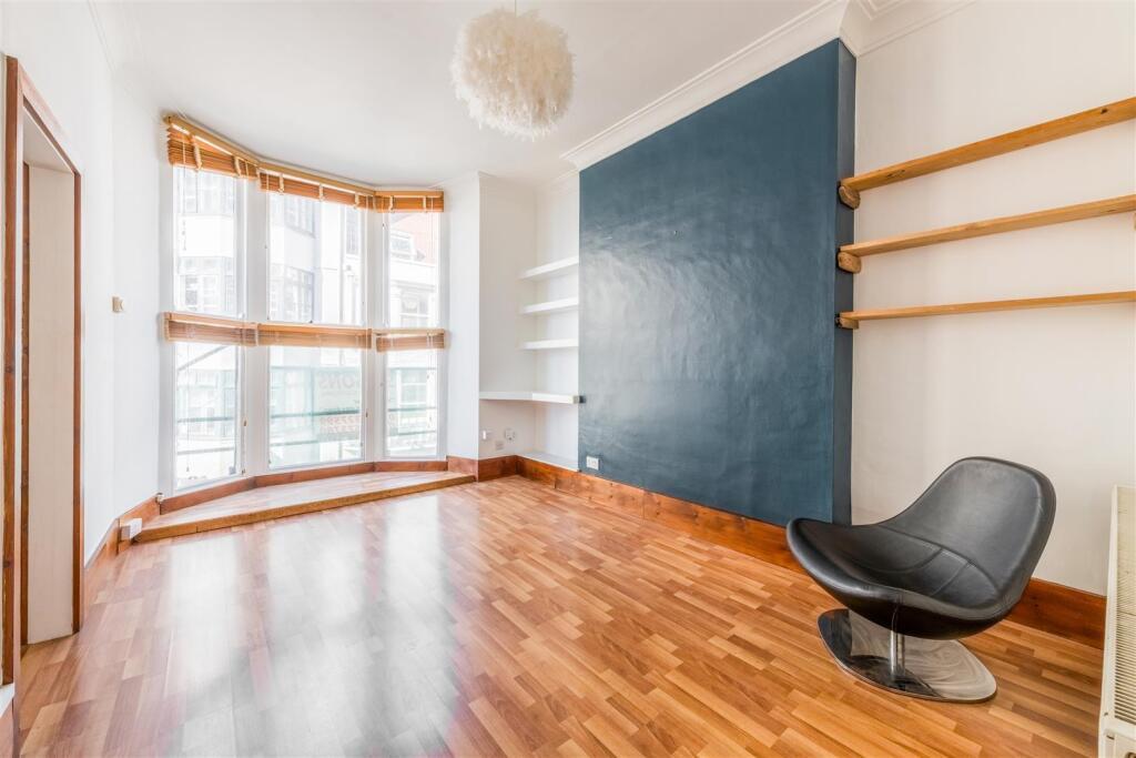 Flat 5, 24-25 Broad Street-5.jpg