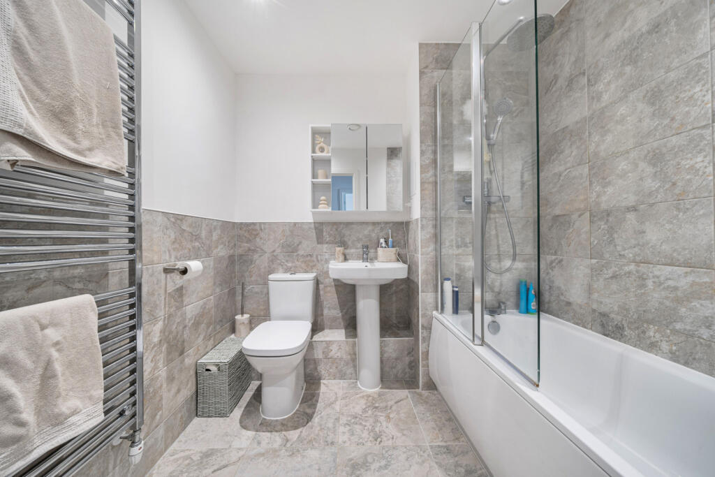 1329005-6-6883482...