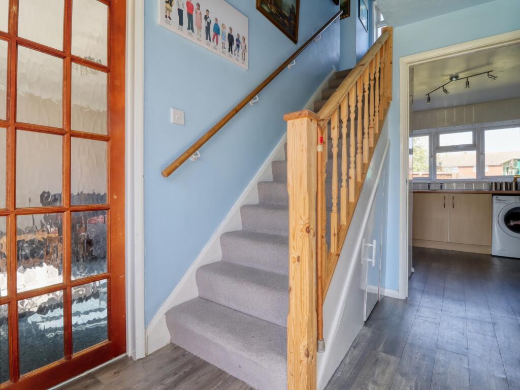 Entrance Hall EweMove Swindon South