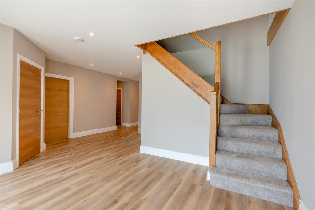 8652668-interior57.jpg