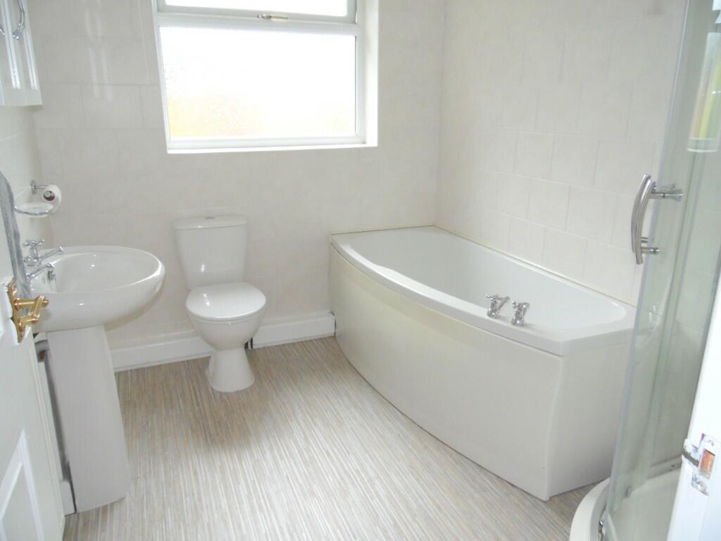 BATH/SHOWER ROOM