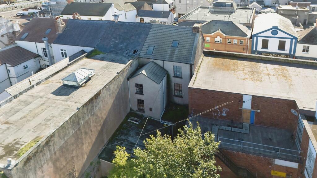 HIGH STREET RHYL12 T202509231723.jpg