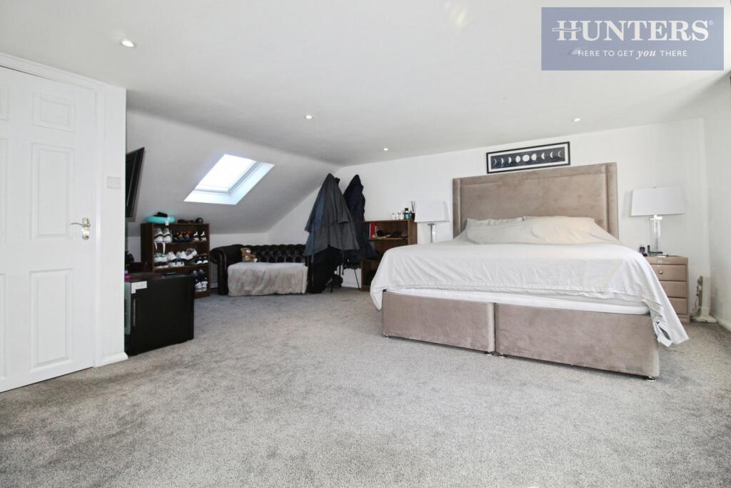 pbox-bedroom-335724.JPG