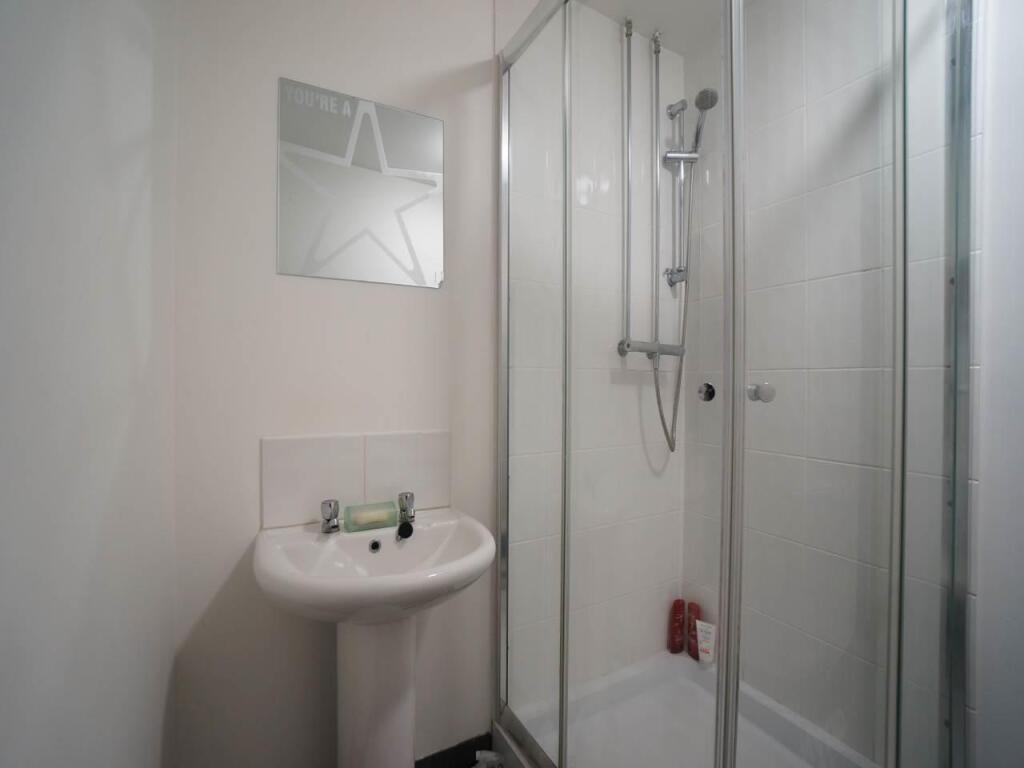 Bathroom 1.1.JPG