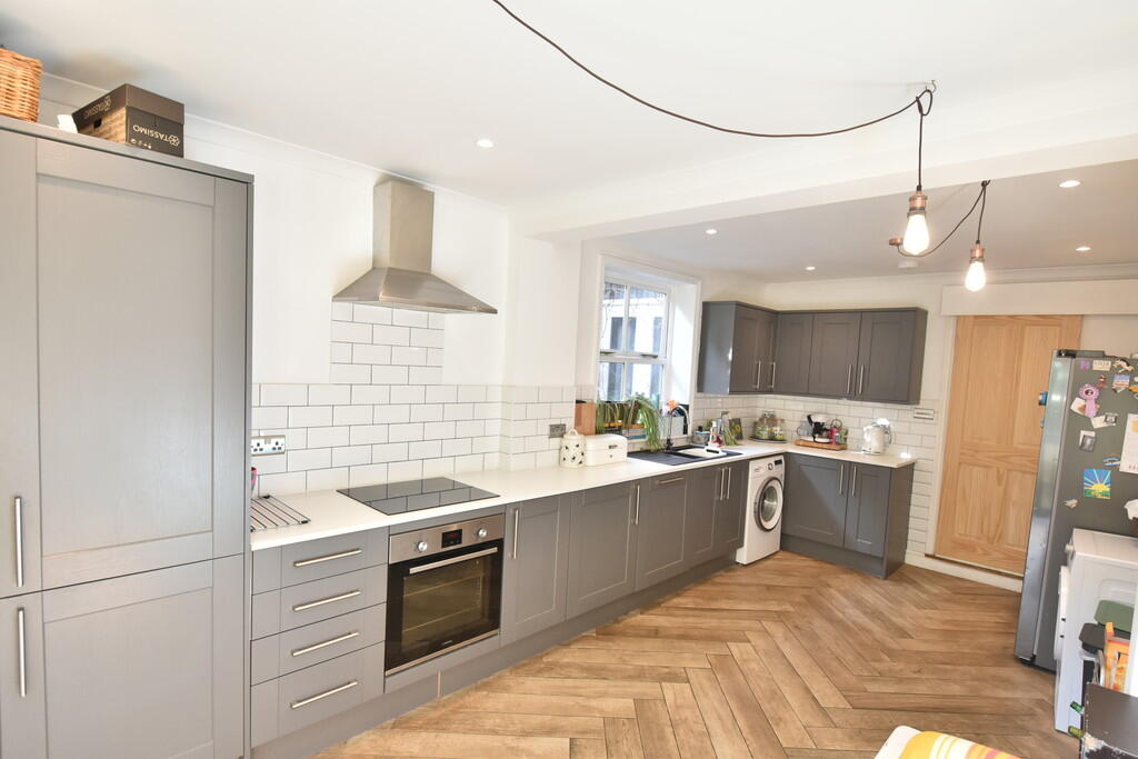 Kitchen 1