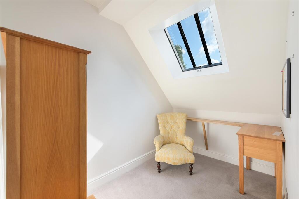 MEADE COURT,28- (7).jpg