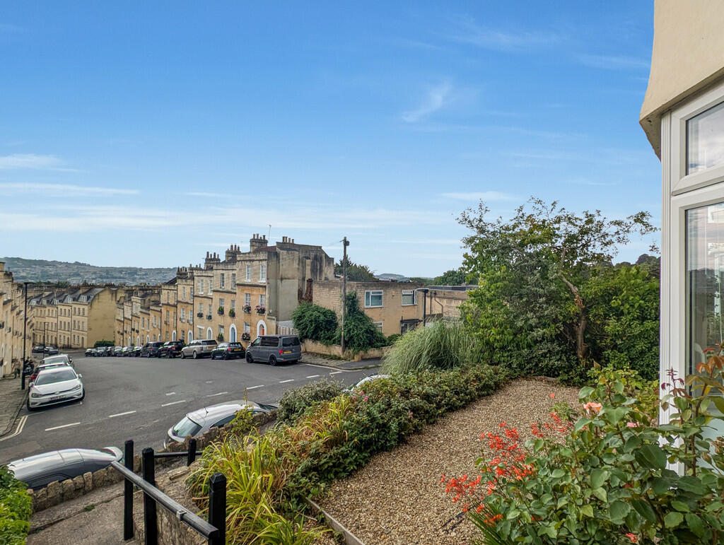 Front-garden-5sjp...