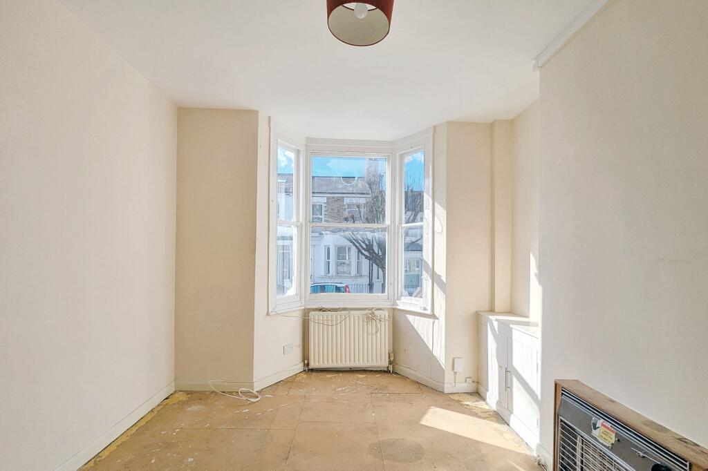 19B Tadmore Street, London W12 8AH