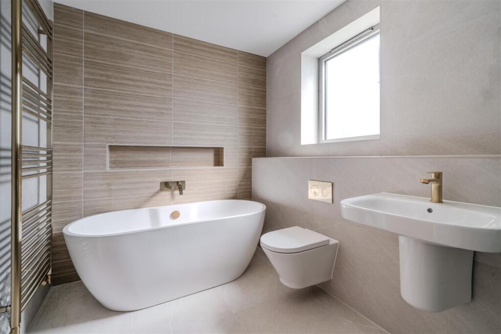 Bedroom6-8.jpg