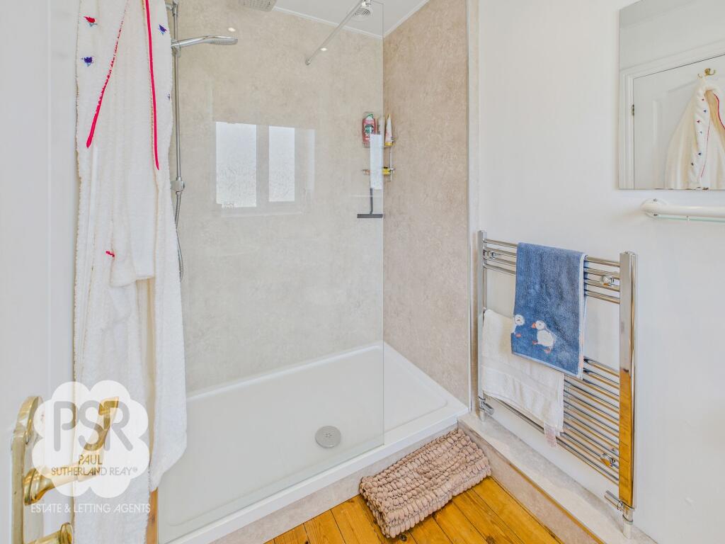 Main Bedroom - En-Suite