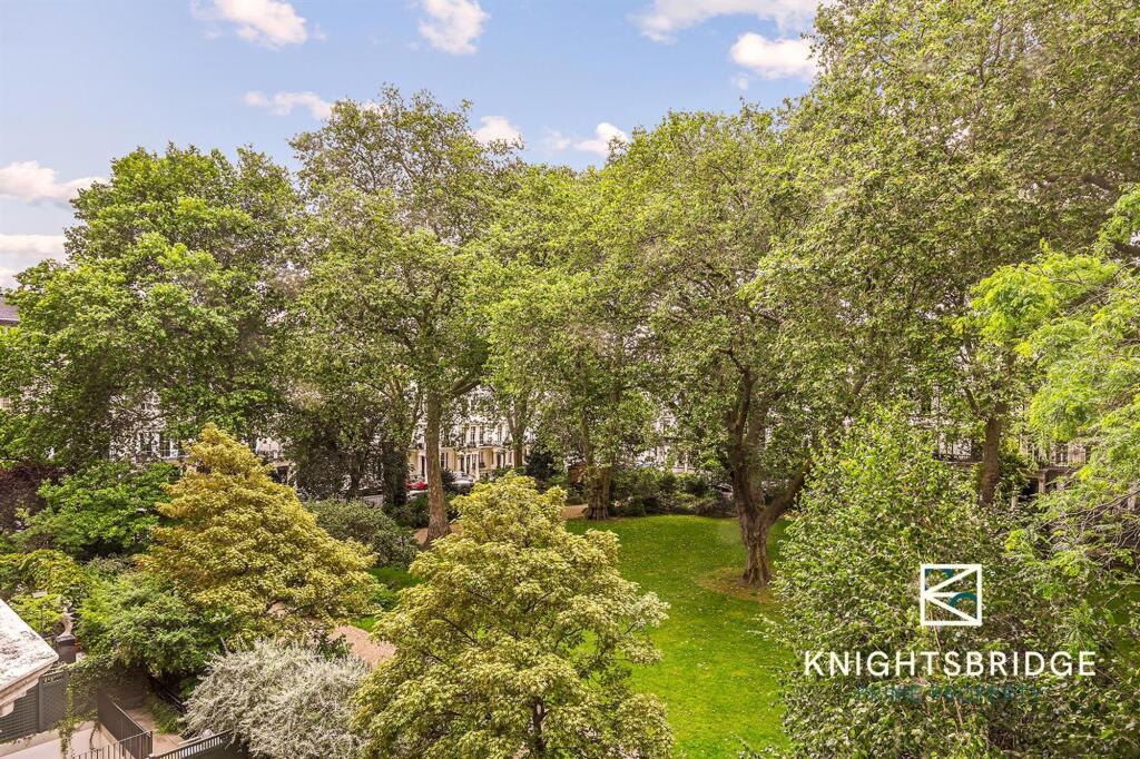 Flat G, 8 Ennismore Gardens (17).jpg