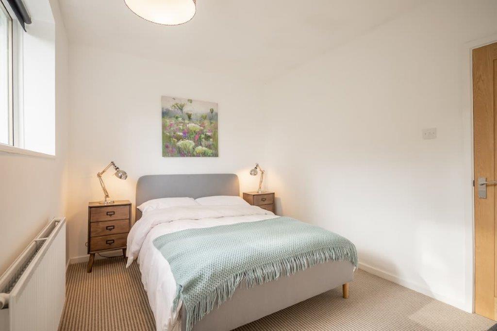 bed 2.3 313a19fe-fe51-4ebe-8437-6d2d9d470eb8.jpg