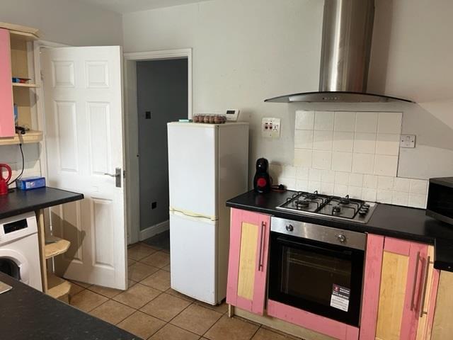 Kitchen1.jpg