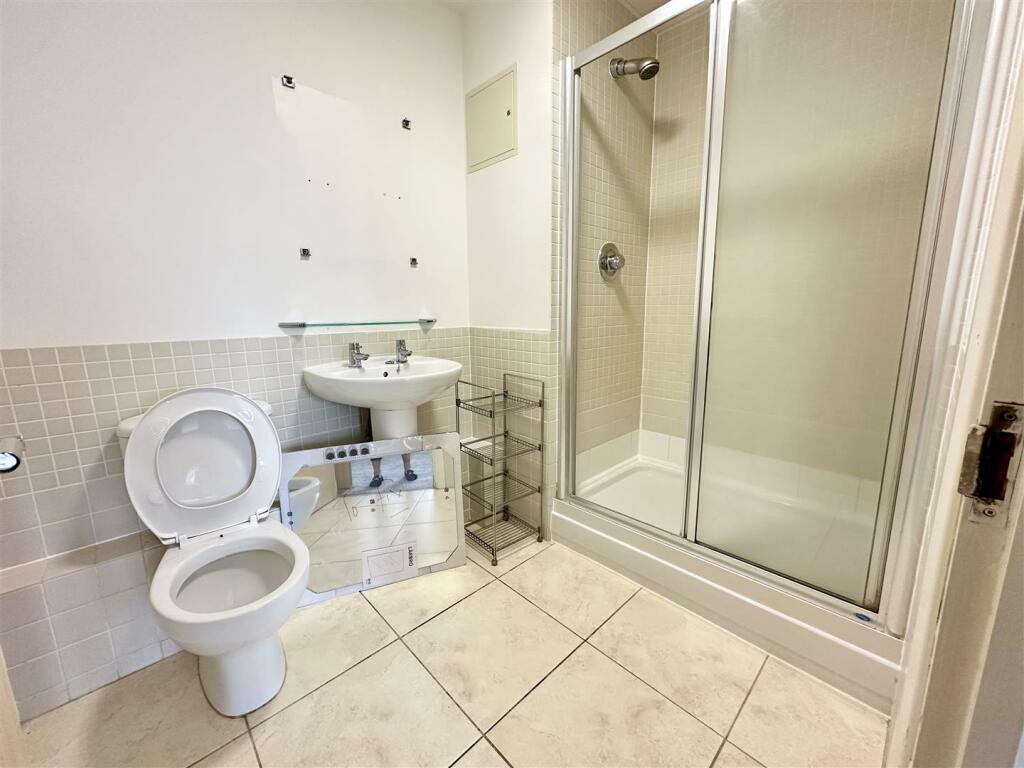 Ensuite.jpeg