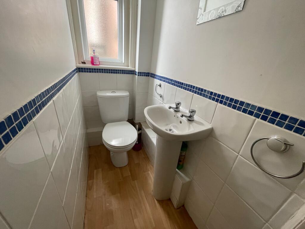 Cloakroom/wc