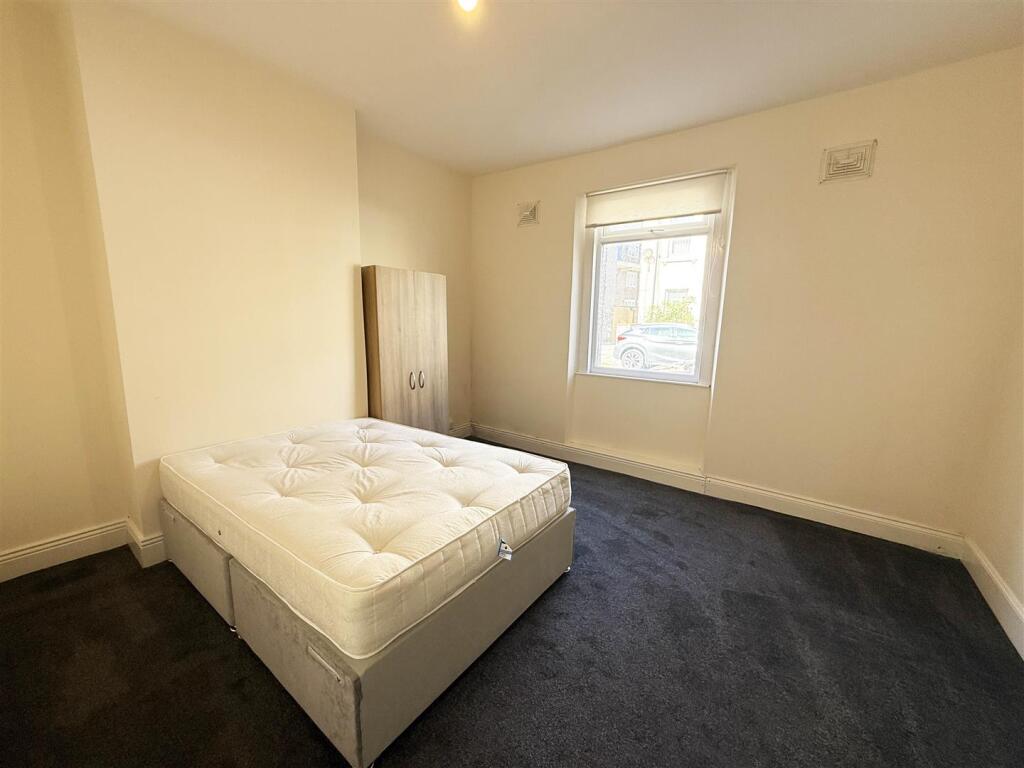 William Street Bedroom.jpg