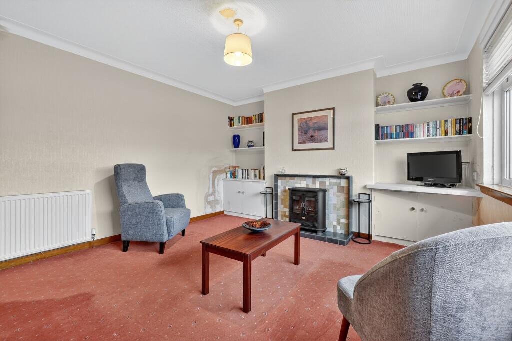 Lounge / Bedroom 4
