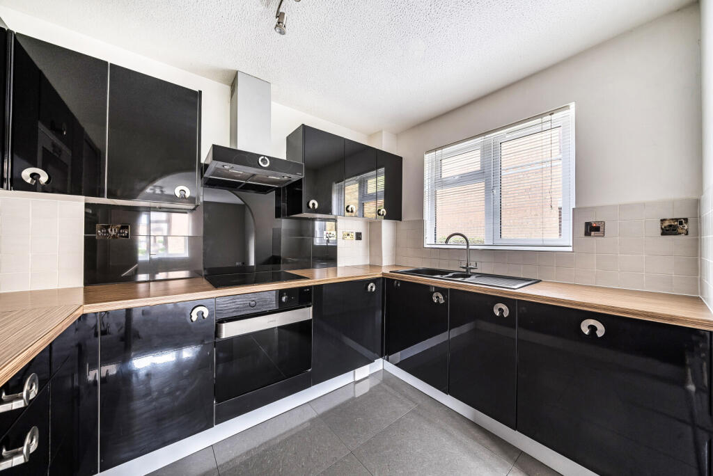 1361456-6-68de975...