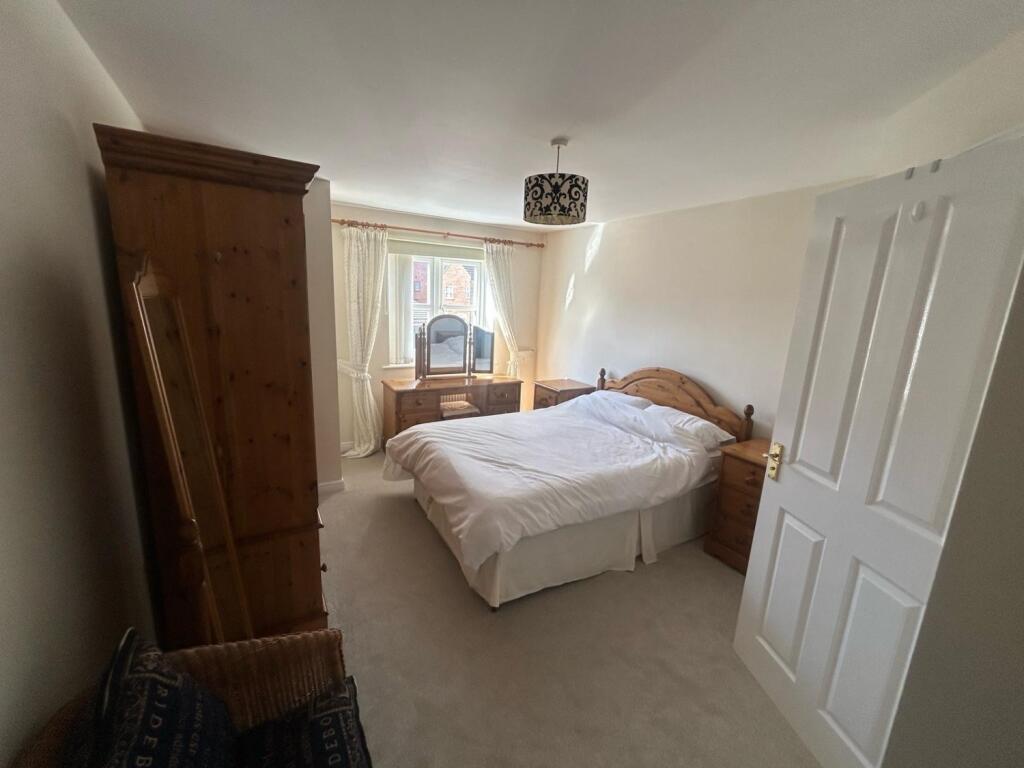 105 intrepid cl-bed 2