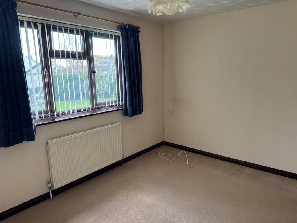 Bedroom..jpg