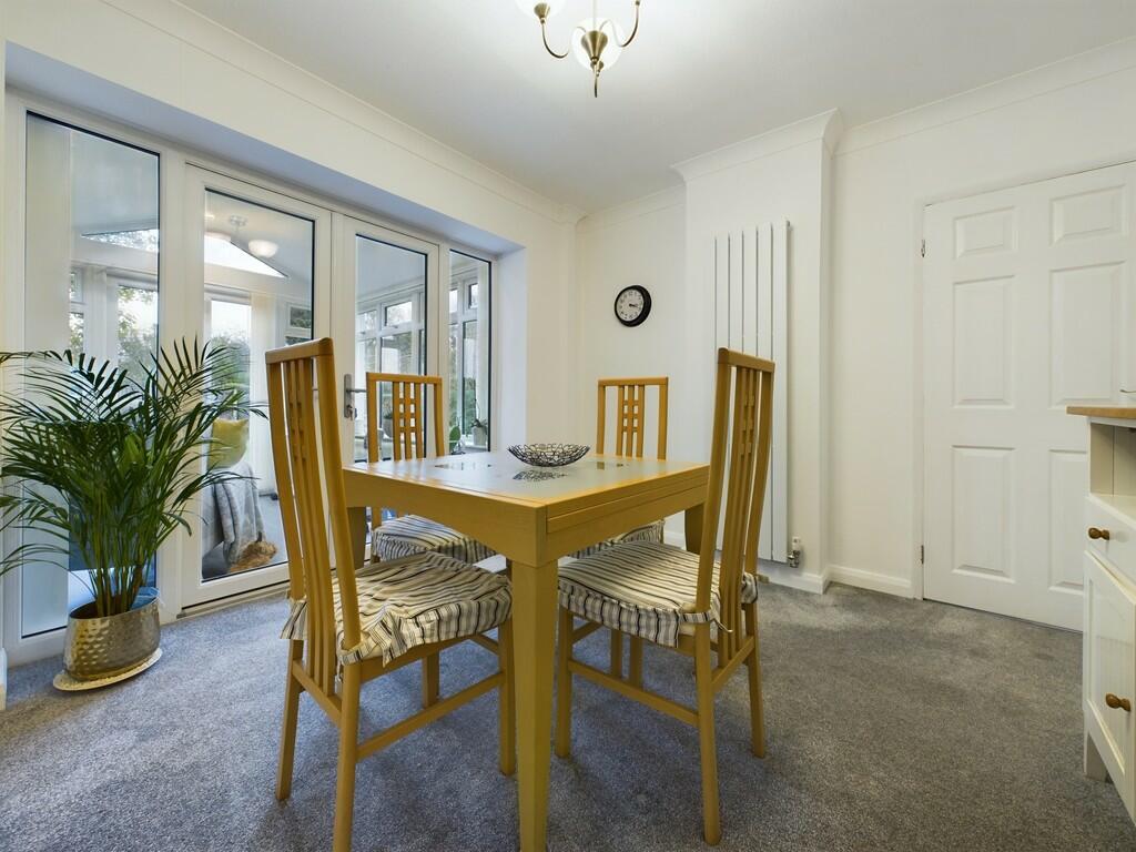 CAM04273G0-PR0031...