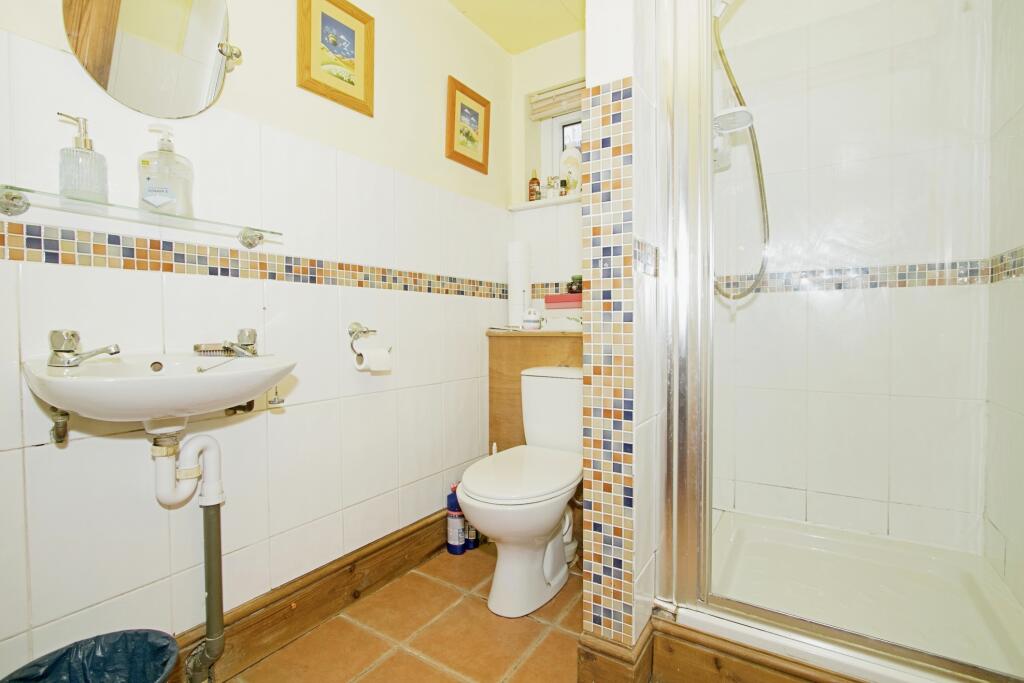 Shower/Cloakroom