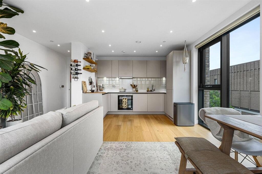Kitchen/Reception