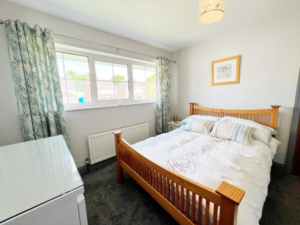 Bedroom 2 pic 2.jpg