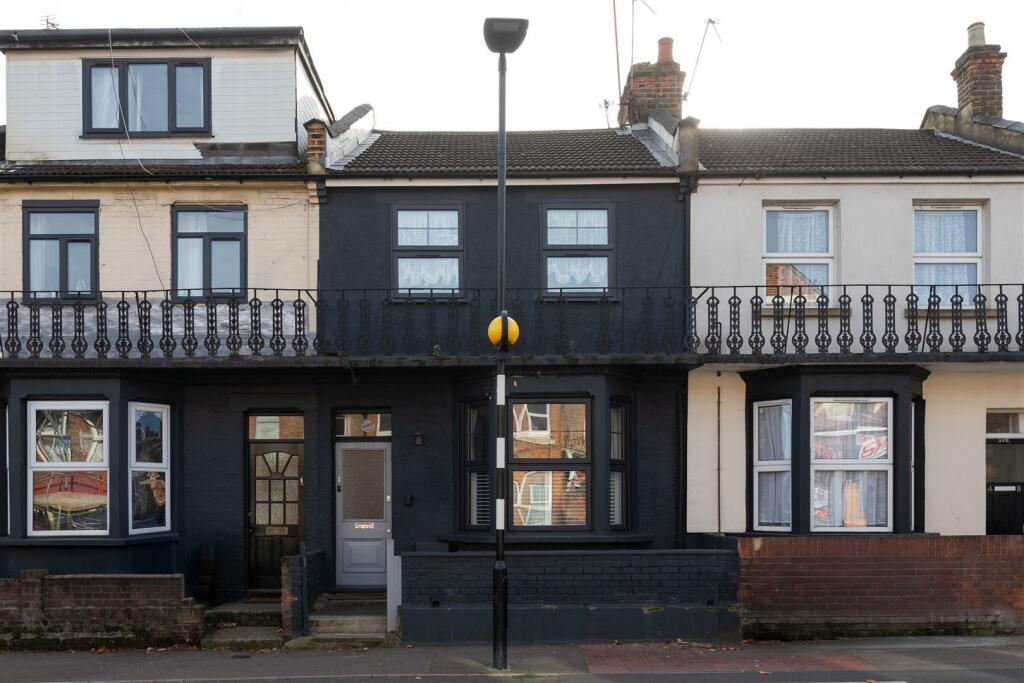 Forest Road E17